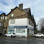 Mary Page Your In The Heart Of Town 3-bed Parking Harrogate