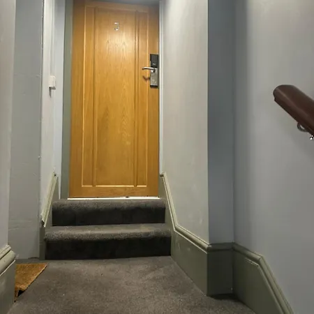 Mary Page Your In The Heart Of Town 3-bed Parking شقة *