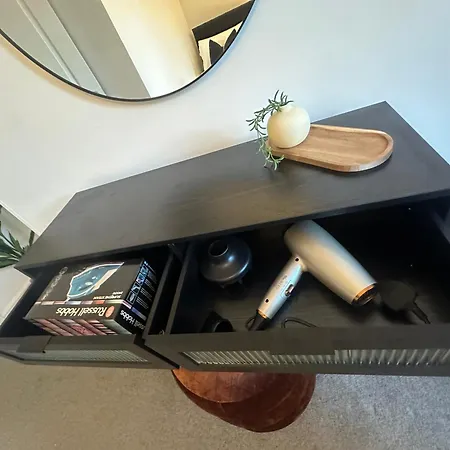 Gorgeous Town Centre 3-bed Parking Available *