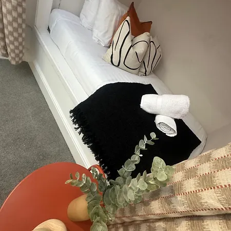 Mary Page Your In The Heart Of Town 3-bed Parking شقة *