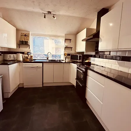 Apartmán Mary Page Your In The Heart Of Town 3-bed Parking *