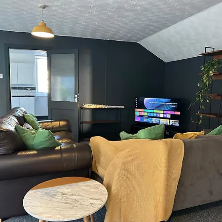 Mary Page Your In The Heart Of Town 3-bed Parking * Harrogate