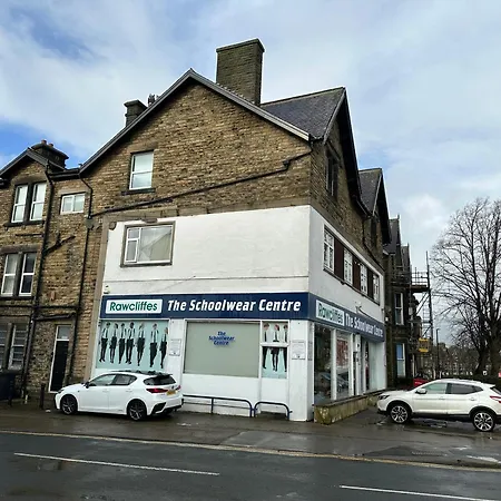 Mary Page Your In The Heart Of Town 3-bed Parking Harrogate