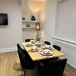 شقة Mary Page Your In The Heart Of Town 3-bed Parking هاروغايت