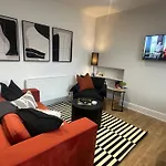 شقة Mary Page Your In The Heart Of Town 3-bed Parking